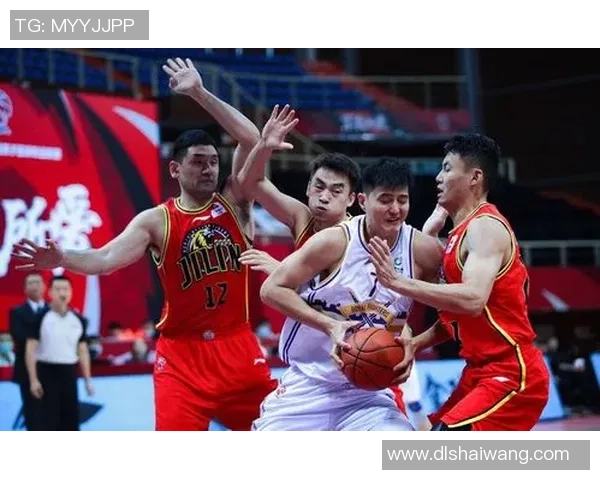 深圳篮球队强势领跑世锦赛积分榜73分领先其他队伍展现实力