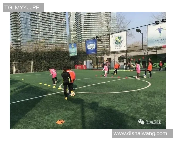 拜仕足球引领新潮流打造青少年足球梦想的摇篮与竞技平台