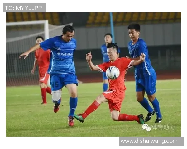 广州德比足球盛宴揭幕球迷热情高涨期待精彩对决 广州德比足球盛宴揭幕球迷热情高涨期待精彩对决