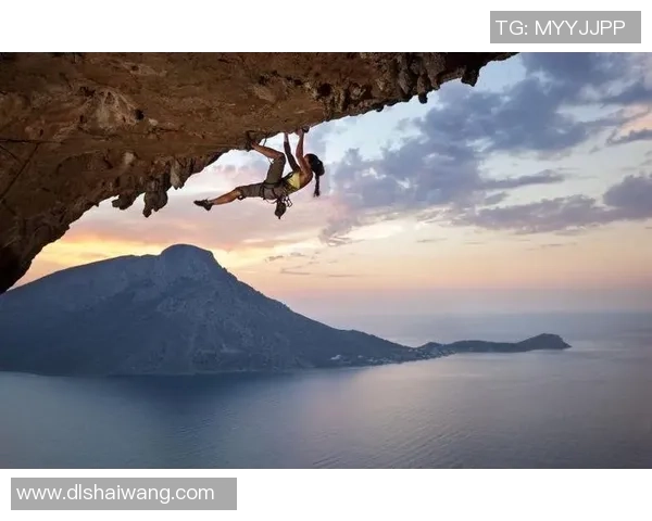 深圳攀岩队的防守策略解析与攀岩热点的深度探讨